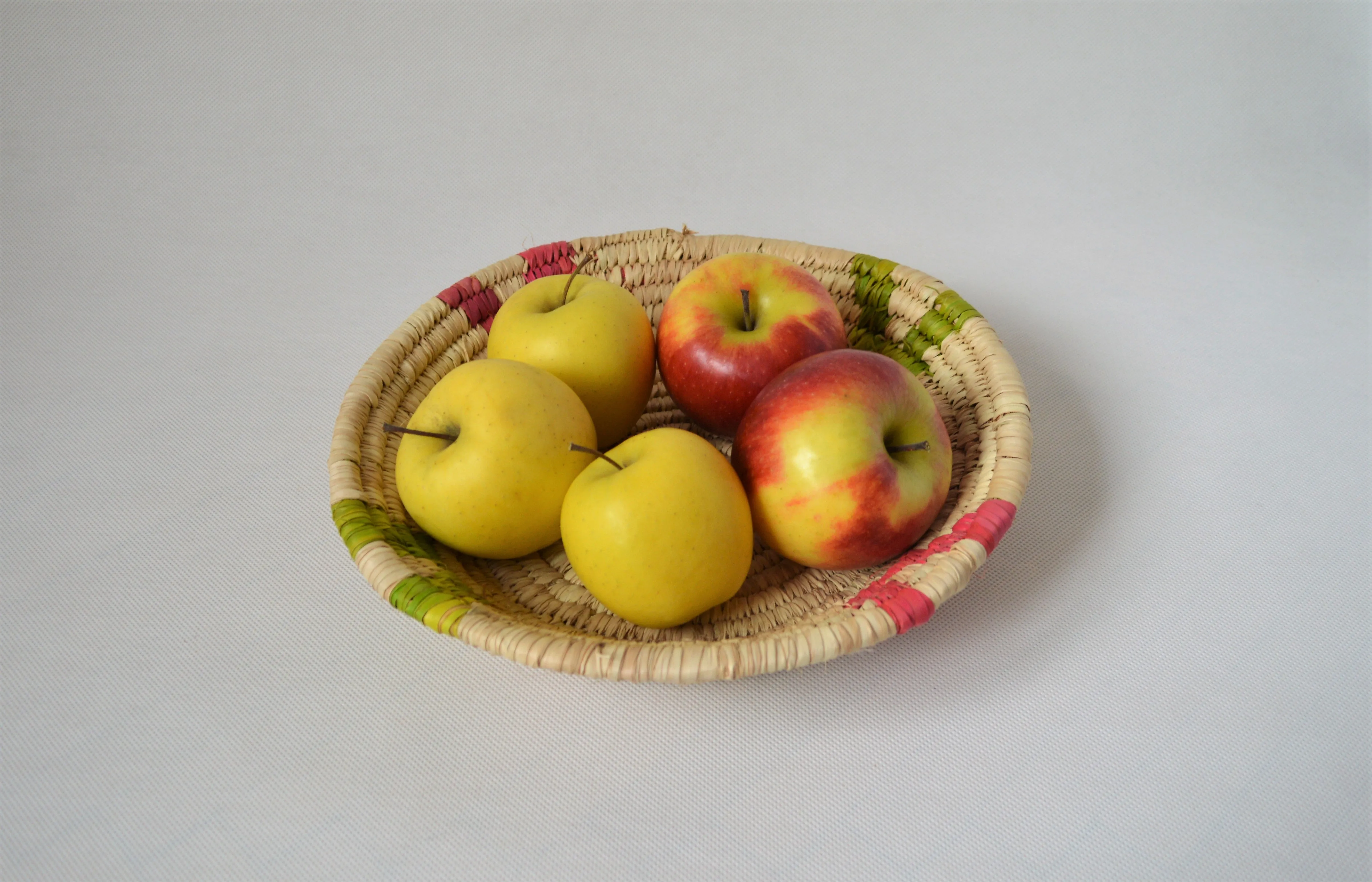 Handwoven tray palm straw