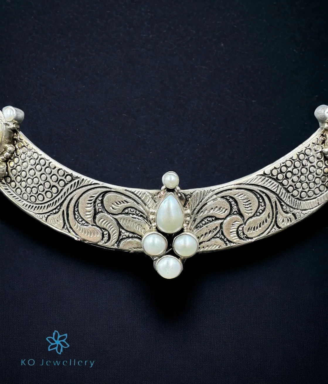 The Shanaya Silver Antique Hasli Necklace